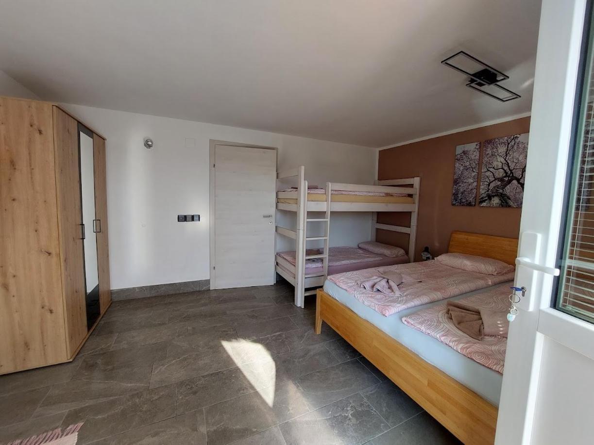 Apartma Zirovnik Cerklje na Gorenjskem Bagian luar foto