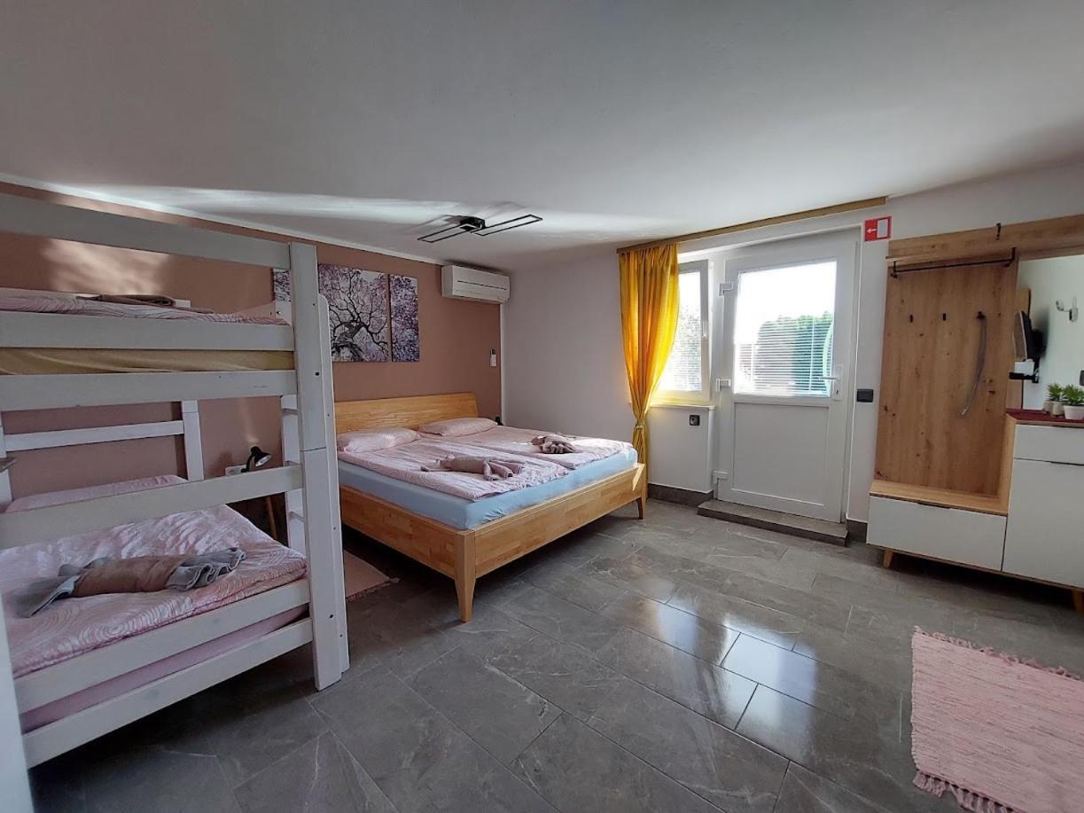 Apartma Zirovnik Cerklje na Gorenjskem Bagian luar foto